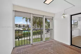 220 Lakeview Dr, Weston, FL 33326 - Photo 31
