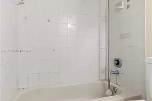 5580 W 26th Ct, Hialeah, FL 33016 - Photo 21