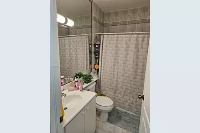7565 N Augusta Dr #7567, Hialeah, FL 33015 - Photo 9