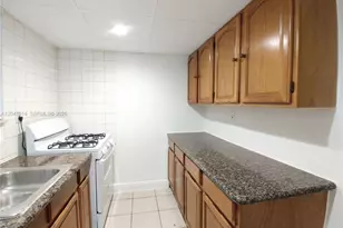 1265 W 24th St, Hialeah, FL 33010 - Photo 17