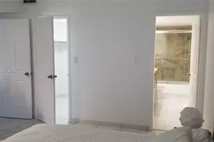 5401 Collins Ave, Miami Beach, FL 33140 - Photo 15