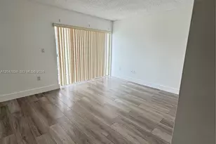 9367 Fontainebleau Blvd, Miami, FL 33172 - Photo 9