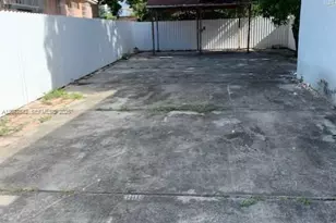 2194 NW 18th Terrace, Miami, FL 33125 - Photo 17