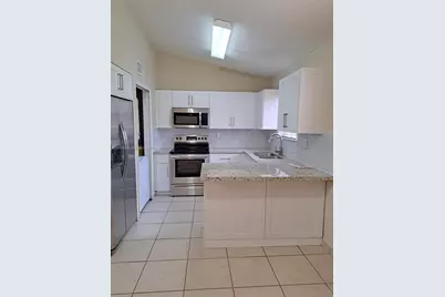 17318 NW 74th Ave #202, Hialeah, FL 33015 - Photo 3