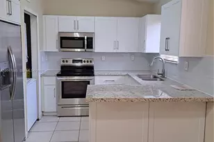 17318 NW 74th Ave, Hialeah, FL 33015 - Photo 3
