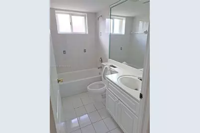 17318 NW 74th Ave #202, Hialeah, FL 33015 - Photo 15