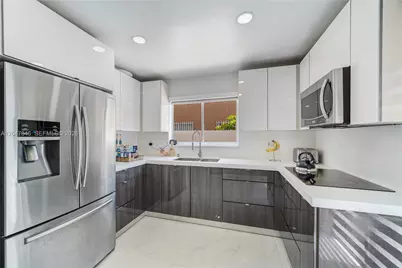 8668 NW 2nd Ter, Miami, FL 33126 - Photo 5