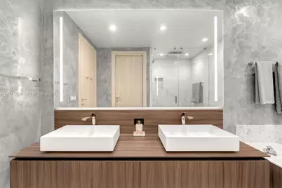 1000 Brickell Plz #PH5203, Miami, FL 33131 - Photo 15