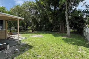 650 NE 137th St, North Miami, FL 33161 - Photo 3
