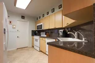 3575 Brokenwoods Dr, Coral Springs, FL 33065 - Photo 5
