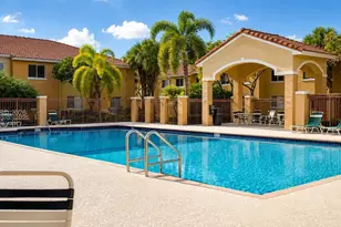 7830 NW 6th St, Pembroke Pines, FL 33024 - Photo 17
