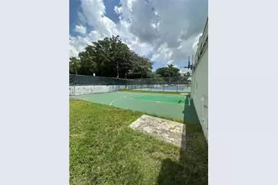 496 NW 165th Street Rd #608, Miami, FL 33169 - Photo 9