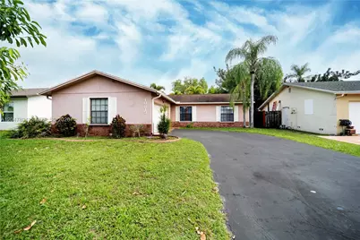 10815 NW 26th St, Sunrise, FL 33322 - Photo 3