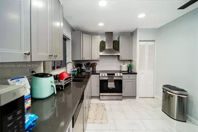 10815 NW 26th St, Sunrise, FL 33322 - Photo 7