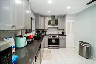 10815 NW 26th St, Sunrise, FL 33322 - Photo 7