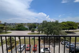 9140 Fontainebleau Blvd, Miami, FL 33172 - Photo 7