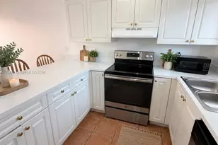6245 Kendale Lakes Circle, Miami, FL 33183 - Photo 3