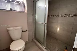 807 NE 27th Ave, Hallandale Beach, FL 33009 - Photo 11