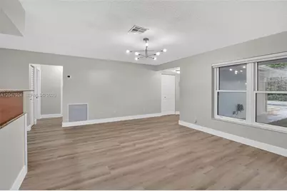 2201 NW 81st Ave, Sunrise, FL 33322 - Photo 9