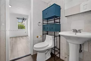 6070 W 18th Ave, Hialeah, FL 33012 - Photo 23