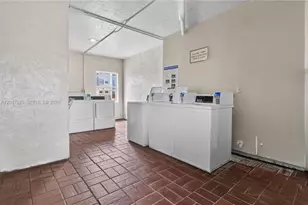 6070 W 18th Ave, Hialeah, FL 33012 - Photo 29