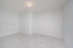 700 NE 24th St, Miami, FL 33137 - Photo 17