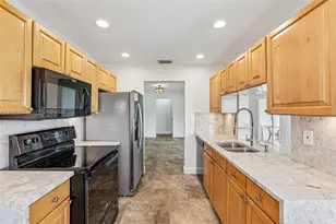 8855 NW 10th Pl, Plantation, FL 33322 - Photo 11