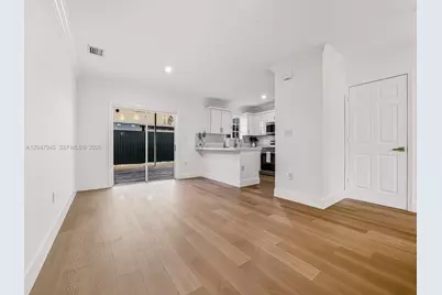 11475 NW 94th Pl #3, Hialeah Gardens, FL 33018 - Photo 3
