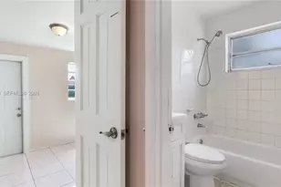 19200 NW 44th Ave, Miami Gardens, FL 33055 - Photo 37