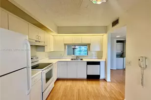 1351 SW 141st Ave, Pembroke Pines, FL 33027 - Photo 3