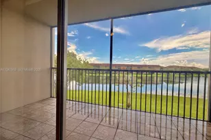 1351 SW 141st Ave, Pembroke Pines, FL 33027 - Photo 17