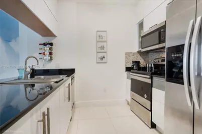 1750 N Bayshore Dr #5203, Miami, FL 33132 - Photo 3