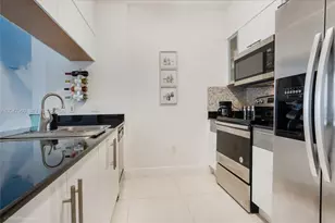 1750 N Bayshore Dr, Miami, FL 33132 - Photo 3