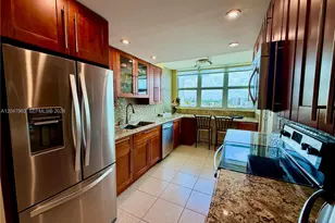 100 Golden Isles Dr, Hallandale Beach, FL 33009 - Photo 23