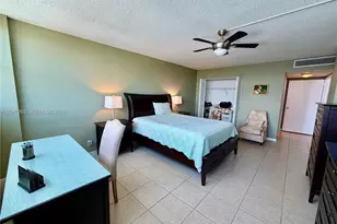 100 Golden Isles Dr, Hallandale Beach, FL 33009 - Photo 31