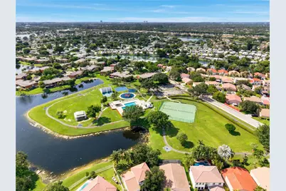 1725 SW 109th Ter, Davie, FL 33324 - Photo 35