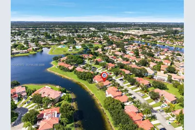 1725 SW 109th Ter, Davie, FL 33324 - Photo 33
