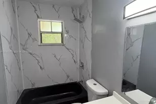 451 NE 136th St, North Miami, FL 33161 - Photo 11