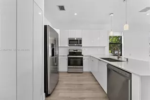 10908 W 32nd Ln, Hialeah, FL 33018 - Photo 7