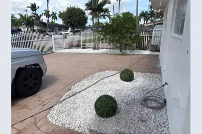 900 W 50th Pl, Hialeah, FL 33012 - Photo 3