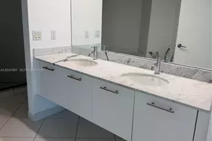 500 Brickell Ave, Miami, FL 33131 - Photo 21