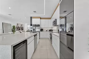 11024 W 35th Ln, Hialeah, FL 33018 - Photo 11