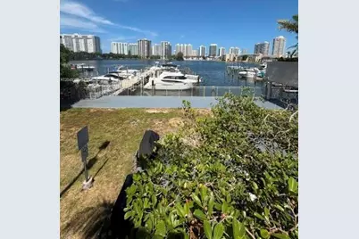 18061 Biscayne Blvd #PH02, Aventura, FL 33160 - Photo 29