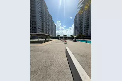 18061 Biscayne Blvd #PH02, Aventura, FL 33160 - Photo 15