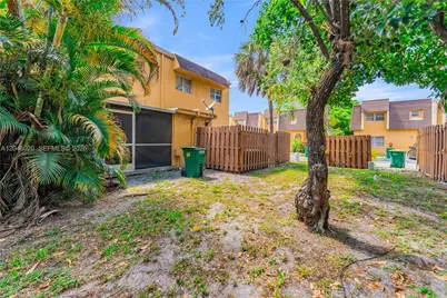 5653 Blueberry Ct # 2, Lauderhill, FL 33313 - Photo 11