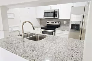 8877 Fontainebleau Blvd, Miami, FL 33172 - Photo 5
