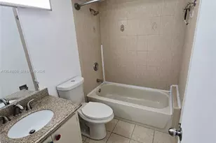 8877 Fontainebleau Blvd, Miami, FL 33172 - Photo 9