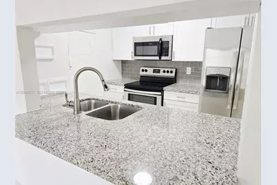 8877 Fontainebleau Blvd #202, Miami, FL 33172 - Photo 1