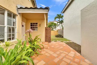 4916 SW 154th Ave, Miami, FL 33185 - Photo 5