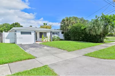 104 SW 7th St, Hallandale Beach, FL 33009 - Photo 23